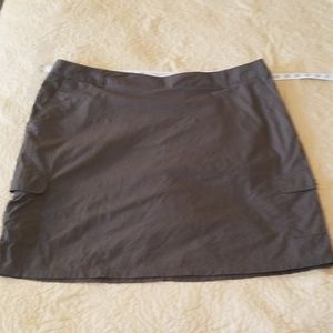 Dockers side zip cargo pockets skort